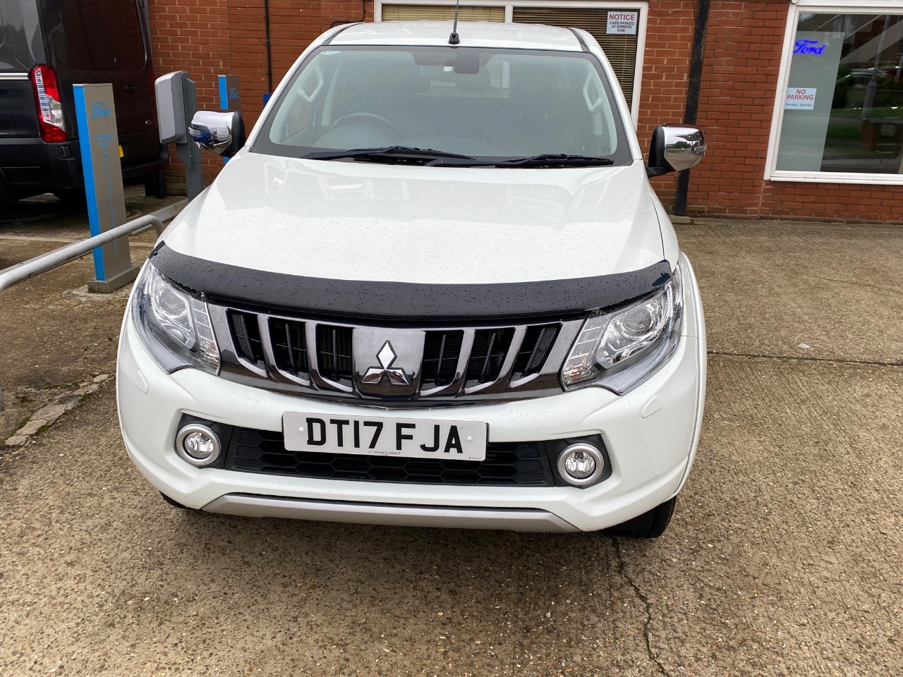 2017 Mitsubishi L200